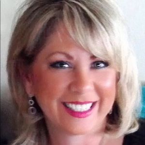 Meet your Posher, Connie